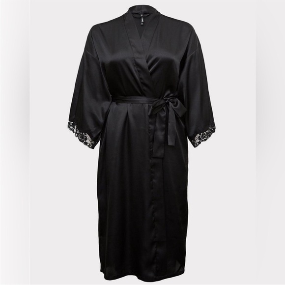 Torrid Black Satin & Lace Trim Long Robe NWT - Picture 1 of 16